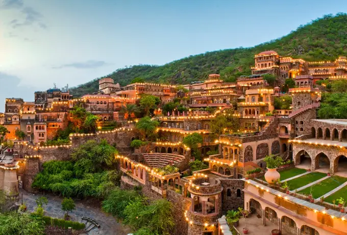 Neemrana fort